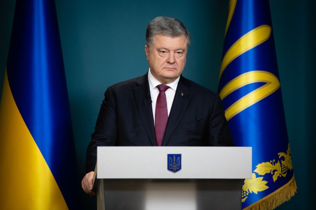 Порошенко подписал Закон о введении военного положения в Украине