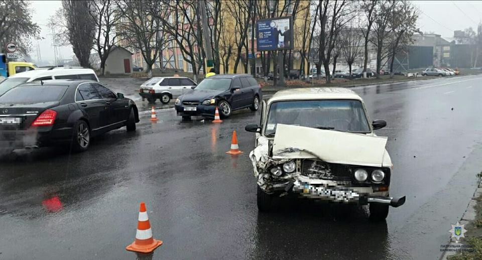 На Академика Павлова Subaru не пропустил ВАЗ (фото)