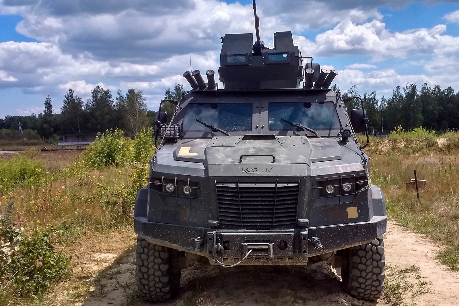 Новейший украинский бронеавтомобиль «Козак-2М1» прошел государственные  испытания (фото)