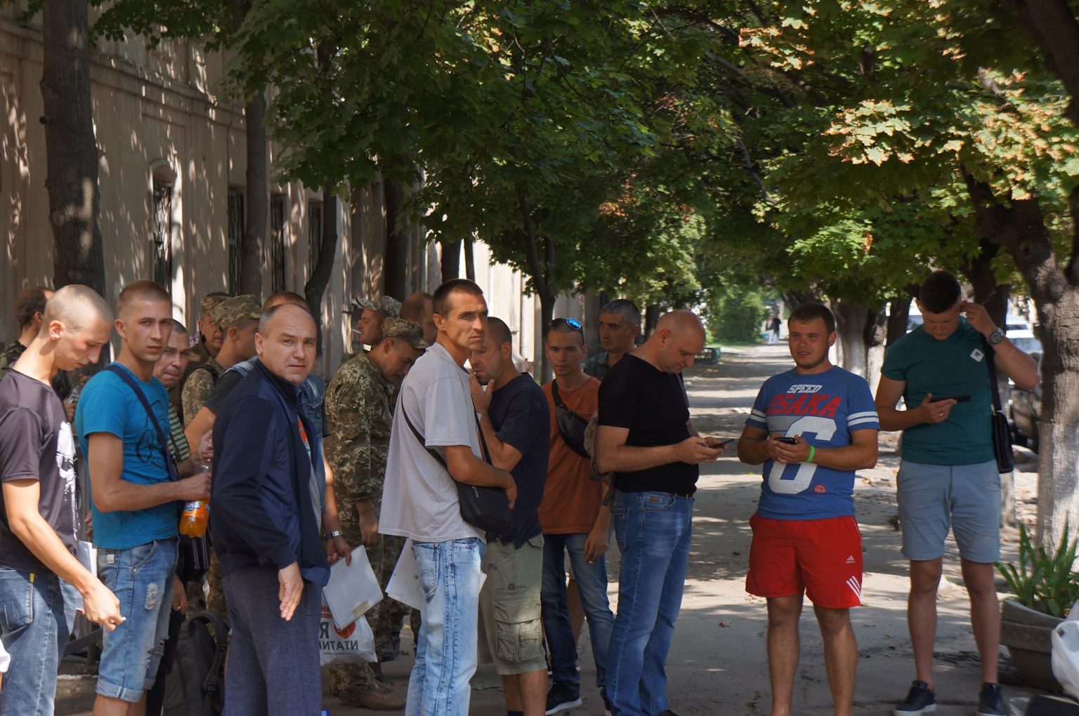 25 дівчат-контрактниць з Харківщини відправили до армії (відео)