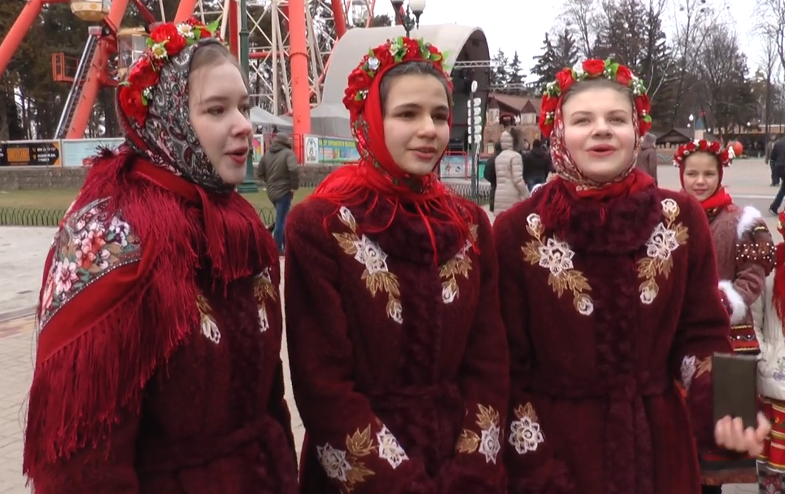 У Харкові відзначають Святвечір: співають колядки і готують кутю (відео)