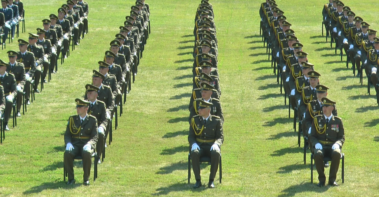 У Харкові відбувся незвичний випускний льотчиків (фото, відео)