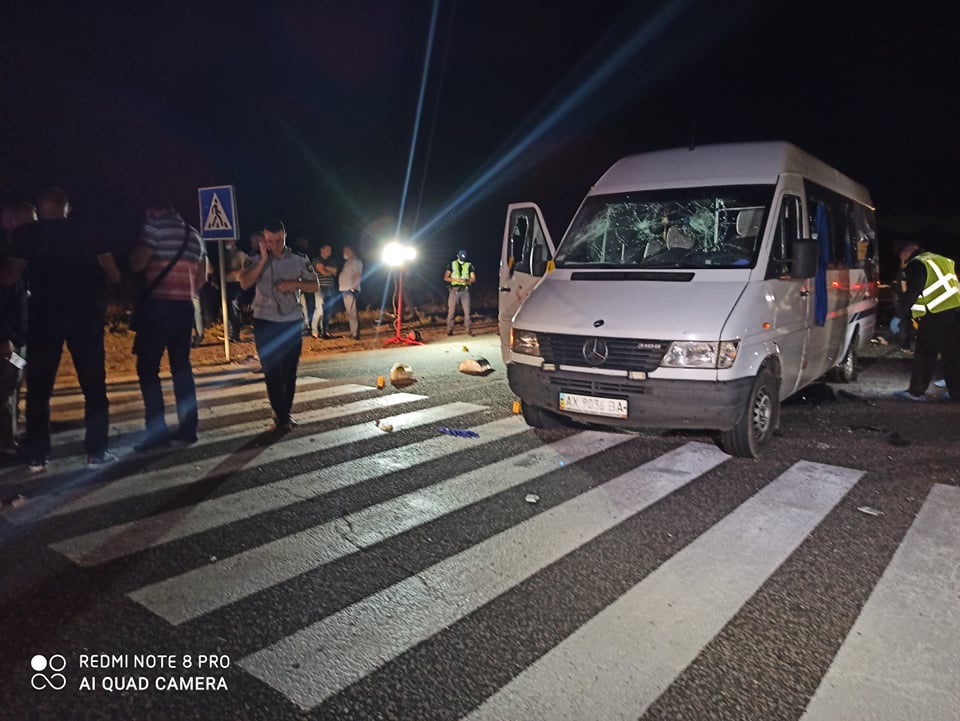 Обстріляний автобус під Харковом: з’явилися нові фото з місця події (фото)