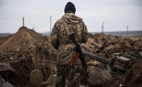 Украинские военные на Донбассе задержали стрелка-снайпера, у которого нашли военный билет так называемой «ЛНР»