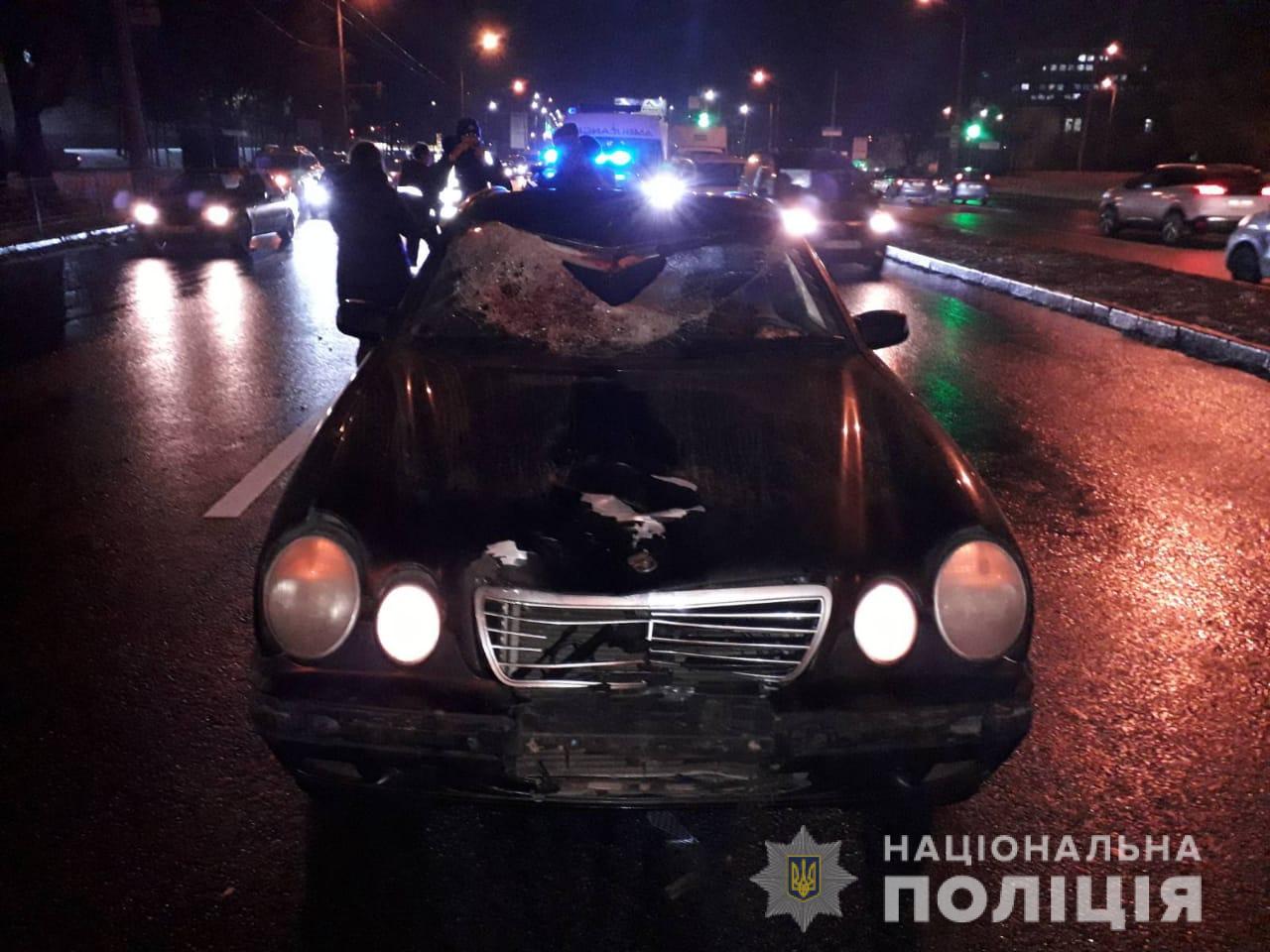 Смертельна ДТП на Льва Ландау: попередньо, пішохід перебігав дорогу на червоне світло (фото)