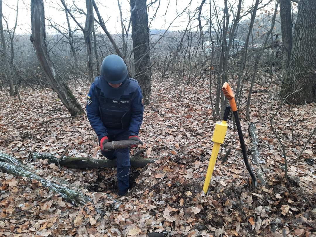 На Харьковщине продолжают находить боеприпасы времен Второй мировой (фото)