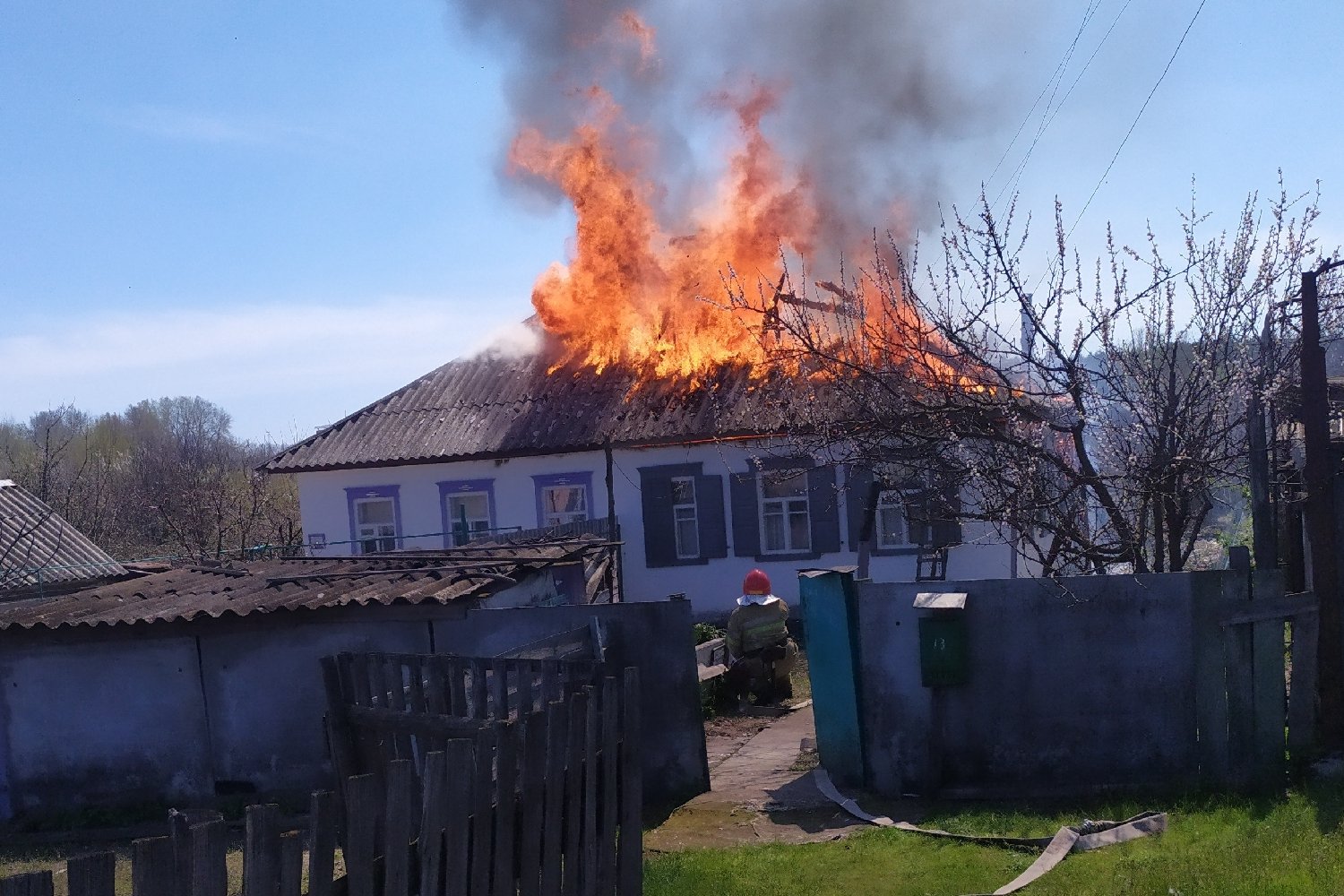 На Харьковщине домовладелец остался без крыши над головой (фото)