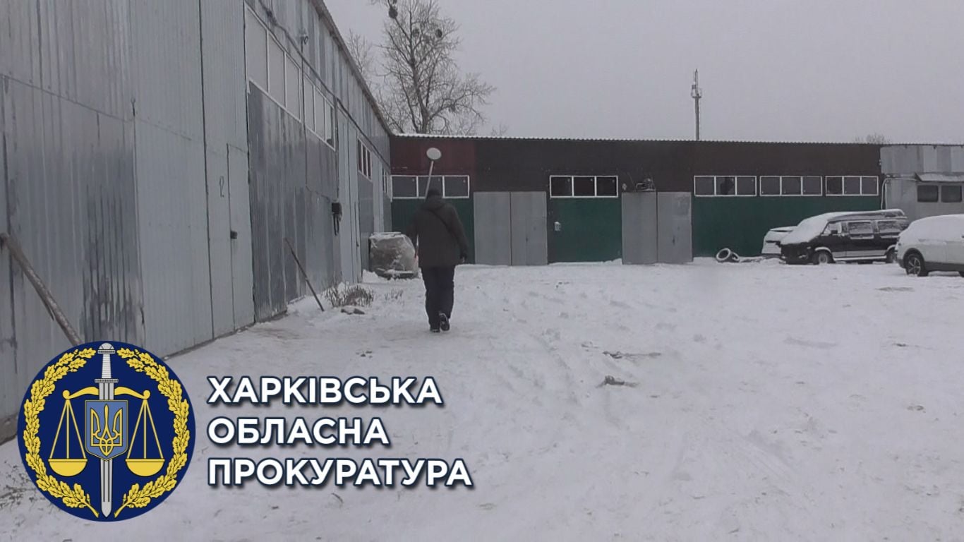 Предприниматель купил в Харькове помещение и незаконно занял участок возле него: дело — в суде (фото)