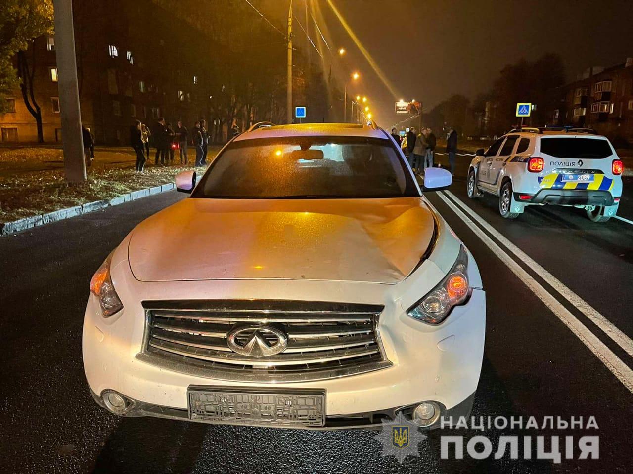 Сбил Infiniti, а отбросило под колеса Daewoo: в Харькове — еще одно смертельное ДТП (фото)