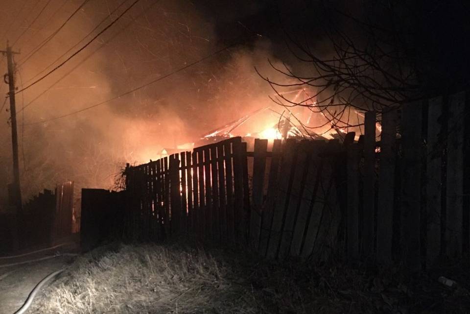 На Харьковщине сгорел частный дом, домовладелец попал в больницу