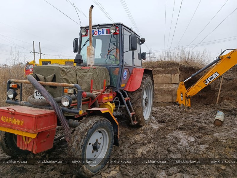 В части домов Новобаварского района Харькова нет воды из-за ремонта трубопровода