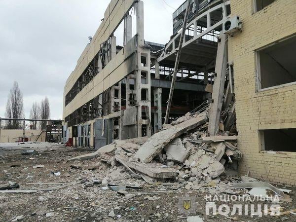 В Харькове бомбили бронетанковый завод (фото)