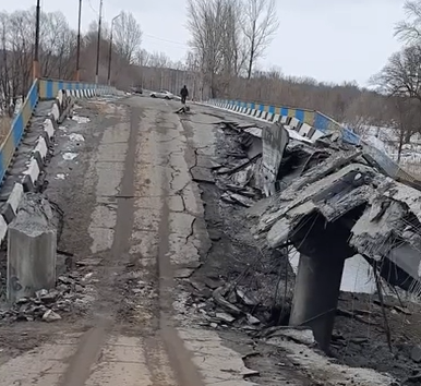 В Двуречной на Харьковщине полуразрушен новый мост (видео)