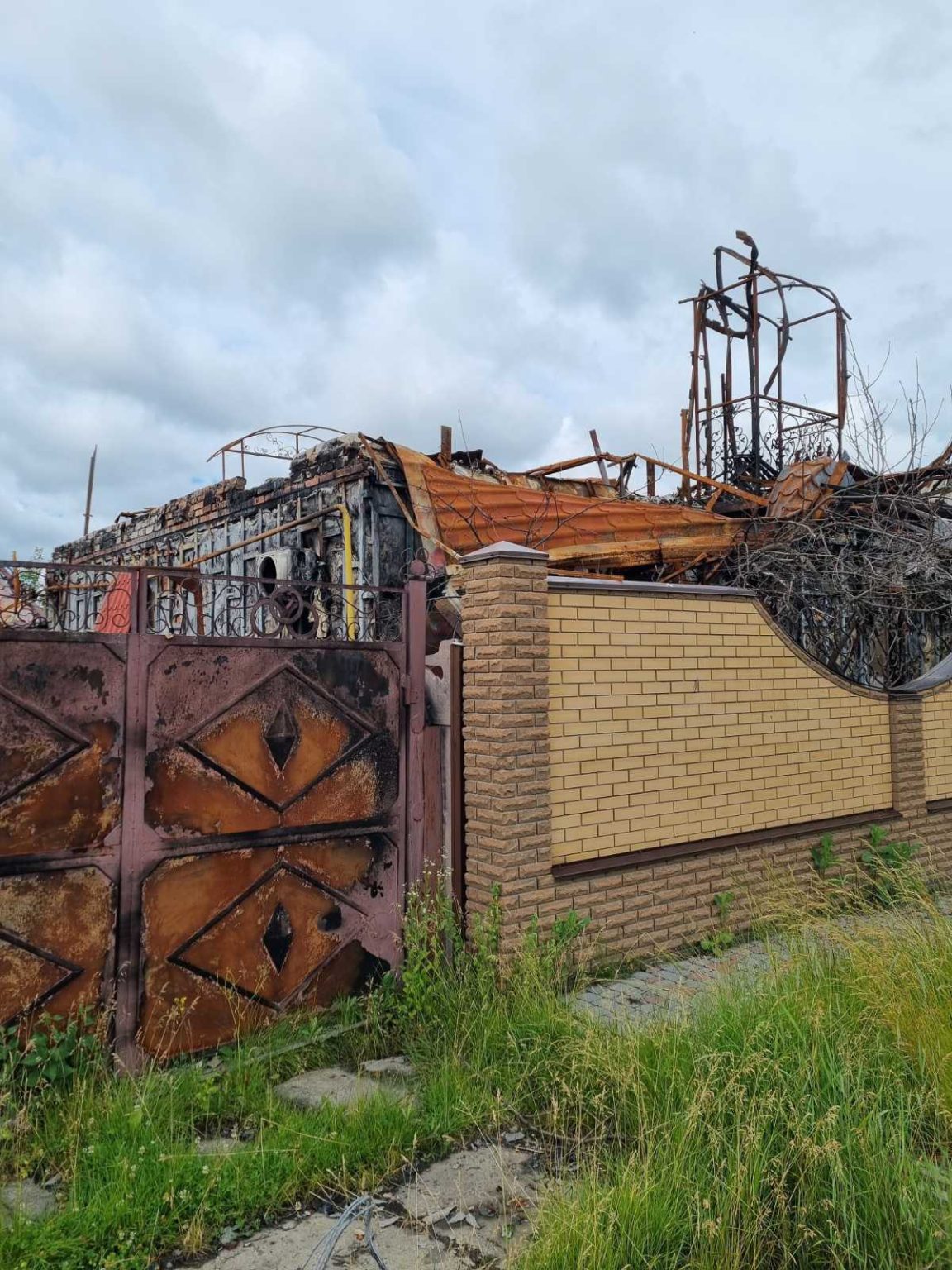 В одном из районов Харькова не осталось почти ни одного целого дома (фото)