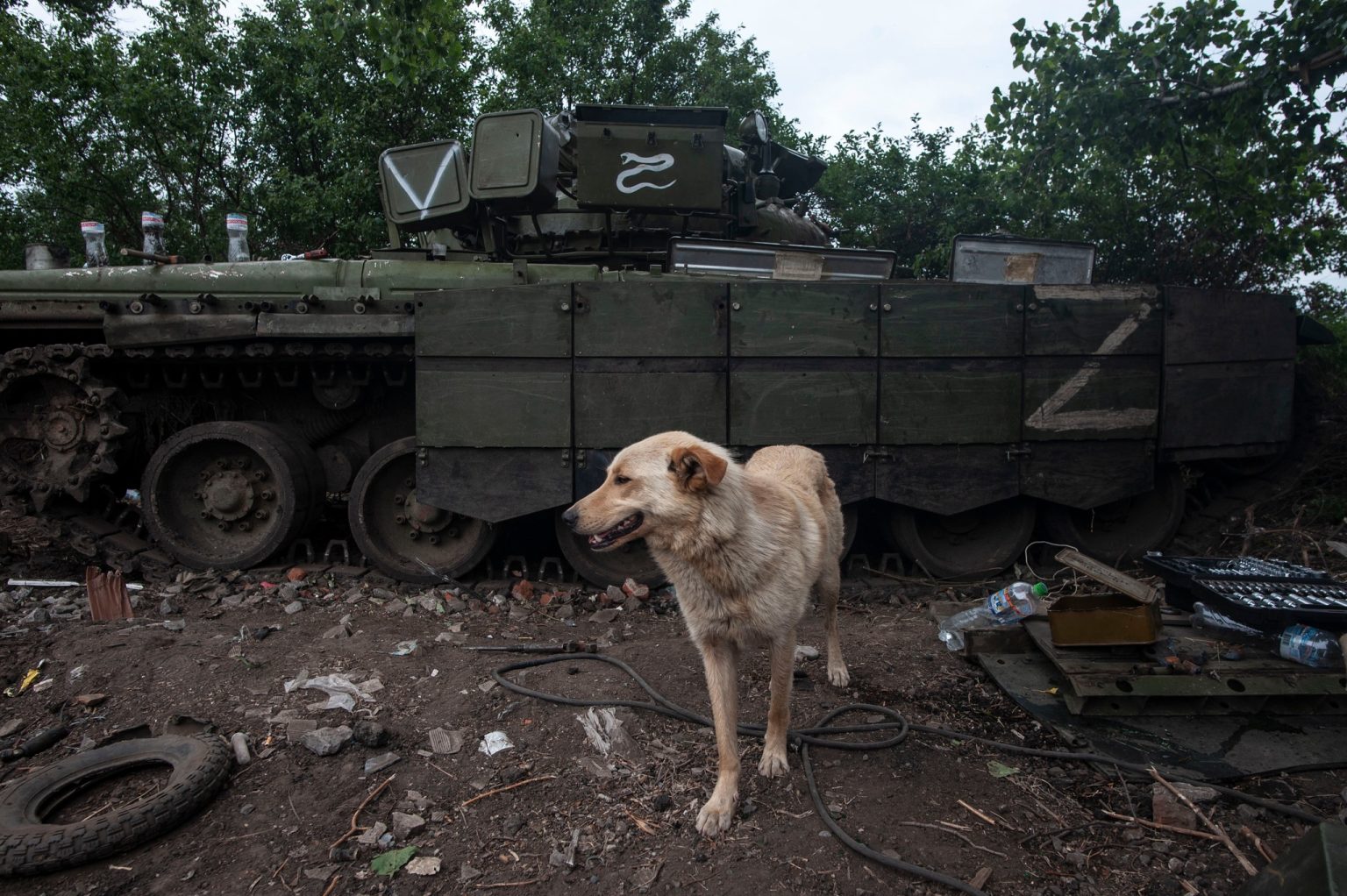 На Харківщині українізували трофейний російський танк (фоторепортаж)