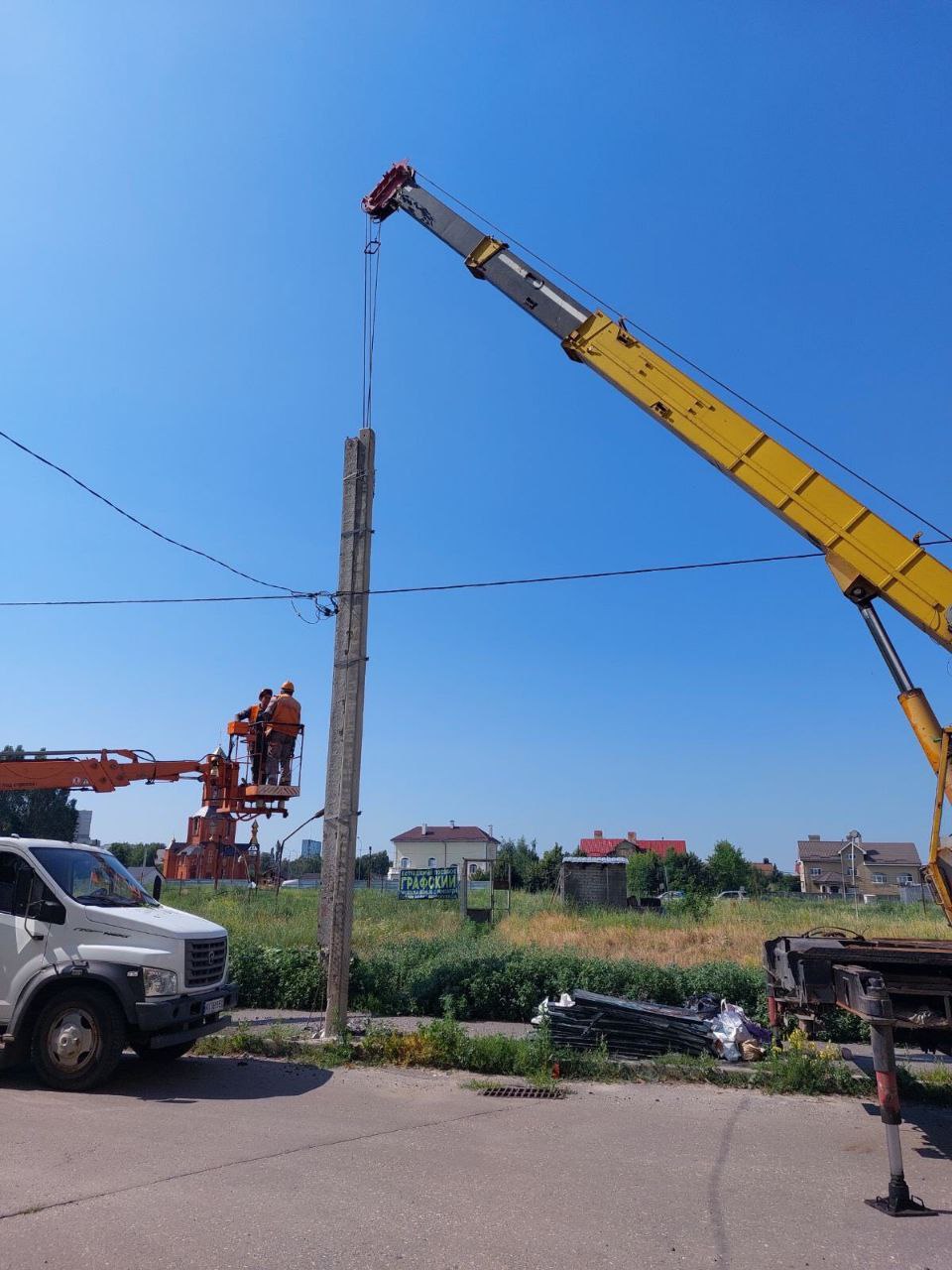 За час війни в Харкові відновили майже 300 км мереж вуличного освітлення (фото)