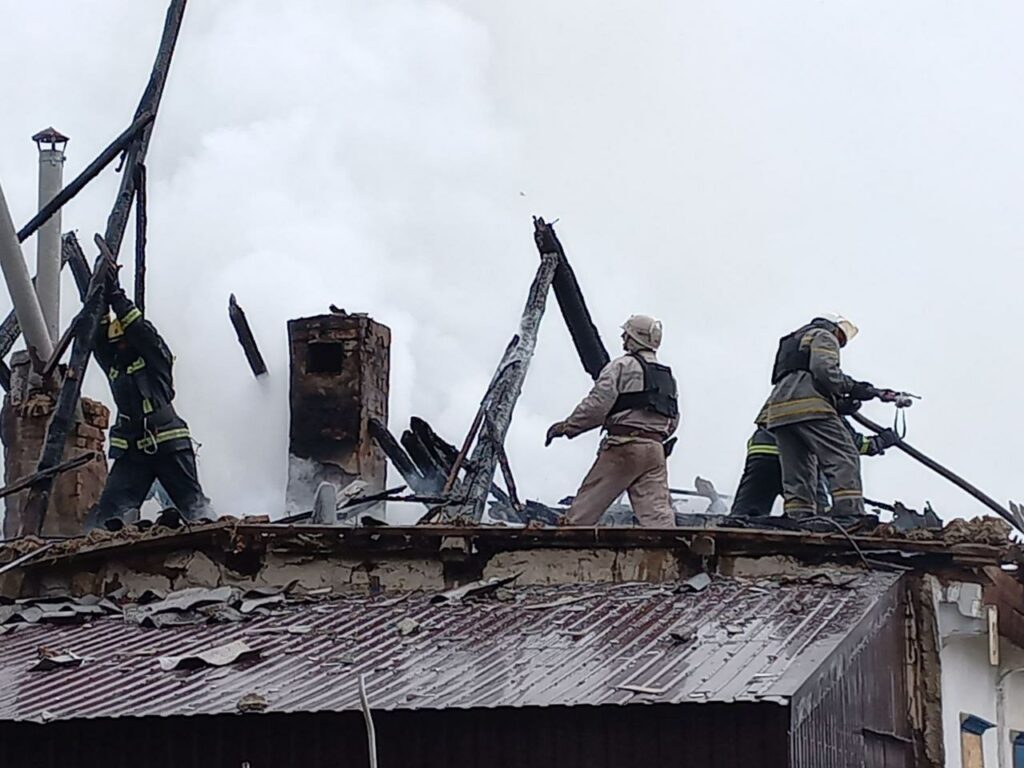 На Харківщині за добу через ворожі обстріли сталося шість пожеж