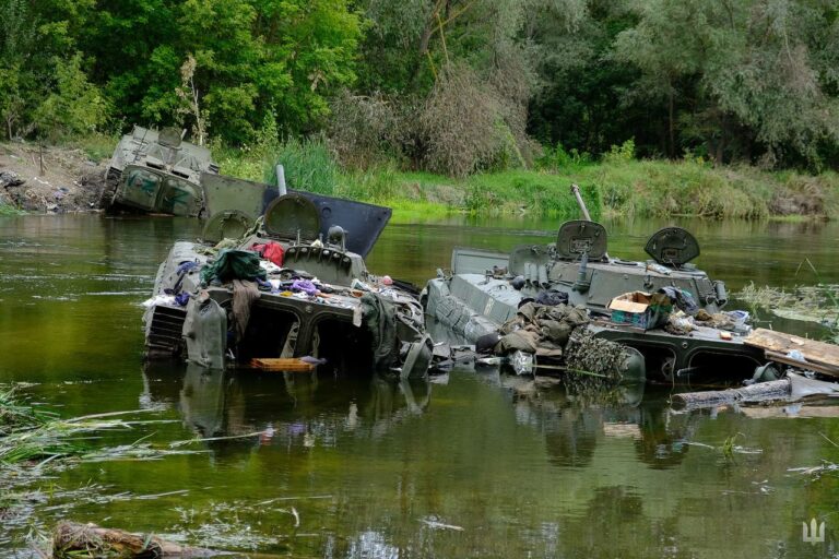 Російська армія вивозить награбоване на Харківщині в бік Луганська