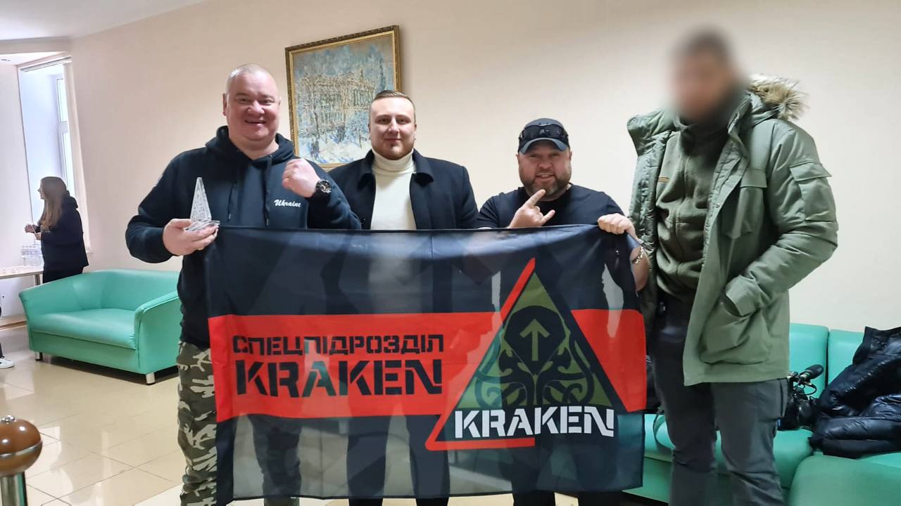 “95 квартал” жартував у Харкові для військових і отримав нагороду від Kraken