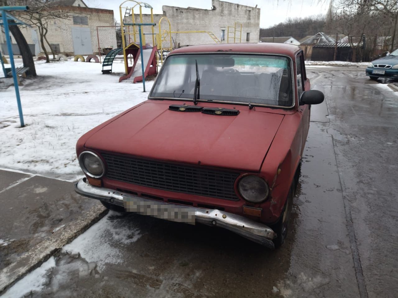 На Харківщині п’яний чоловік викрав ВАЗівку, щоб серед ночі покататися