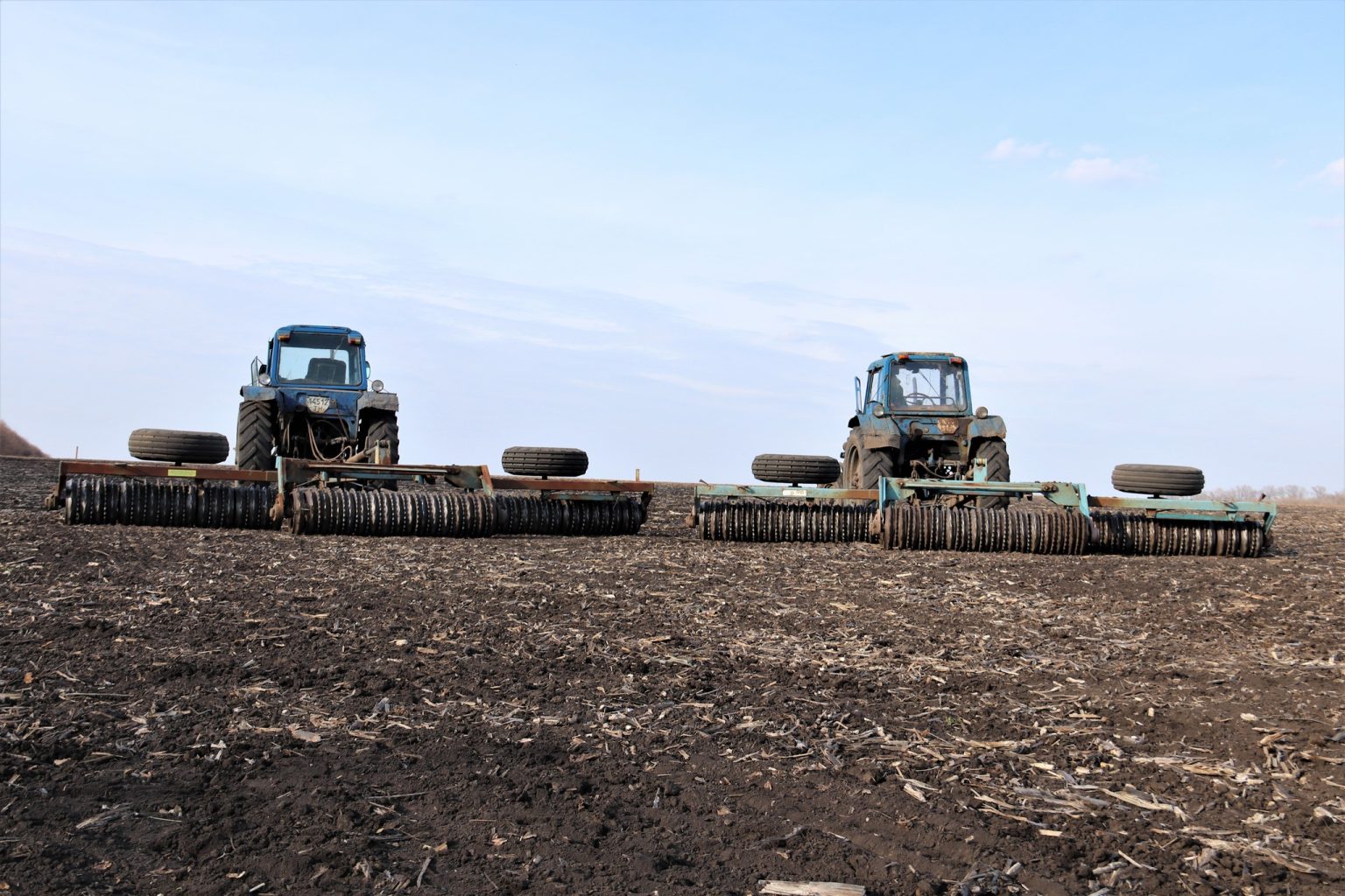 Аграрії Харківщини отримують компенсацію за розмінування земель