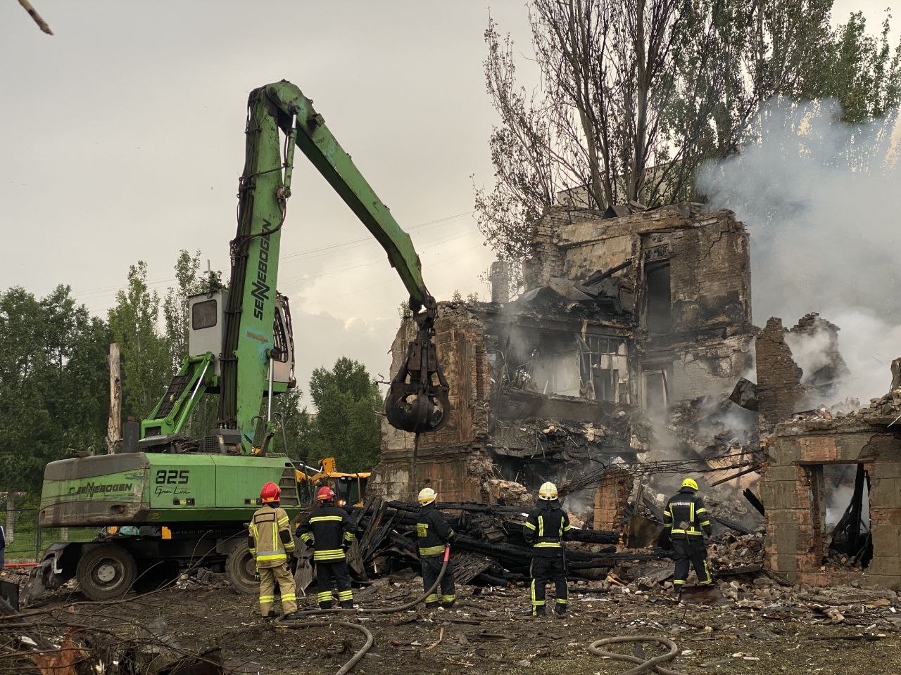 Удар по Днепру: разбор завалов и поиск пострадавших закончился, в городе траур