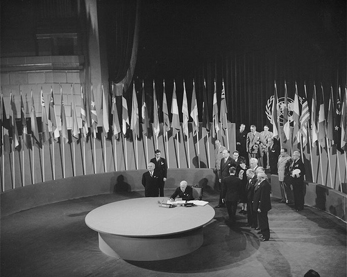 Подписание устава ООН представителем США