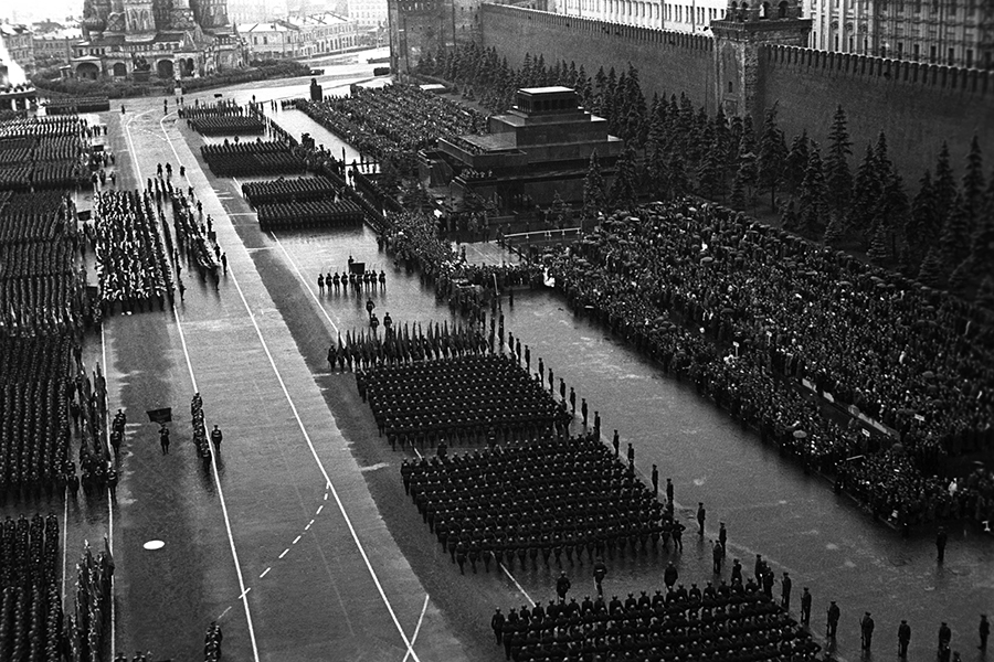 Парад победы в Москве 1945