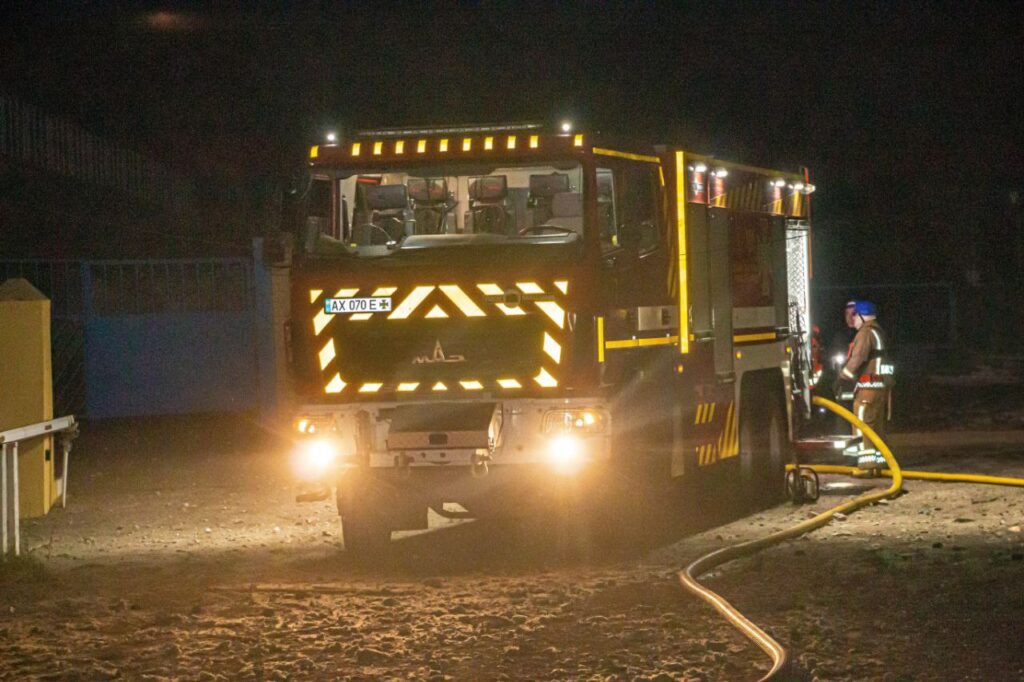 ДСНС показала наслідки ракетного удару по Харкову (фото, відео)