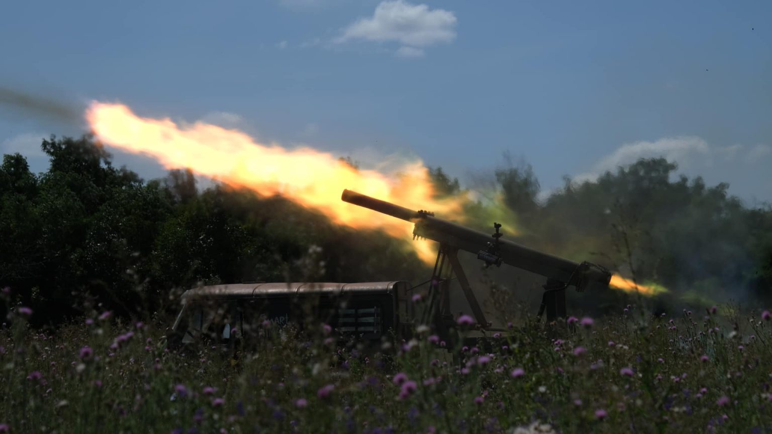 Загиблий та поранені: у ХОВА повідомили про нові обстріли Харківщини