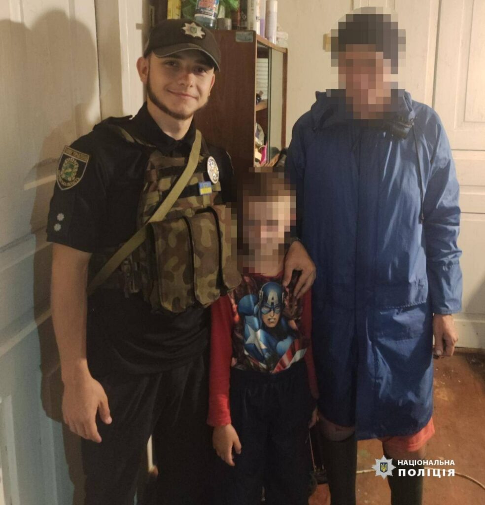 На Харківщині шукали 6-річного хлопця, поки він спав вдома під ліжком