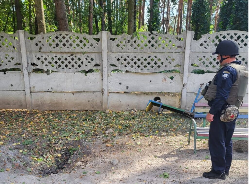 “Прилетіло” по дитсадку: на Харківщині показали наслідки обстрілів (фото)
