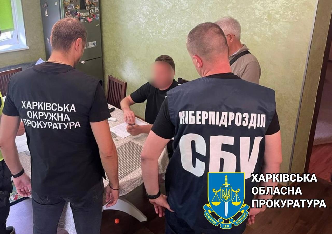 За кордон – за $1,5 і 4,5 тис. У Харкові судитимуть помічника ухилянтів