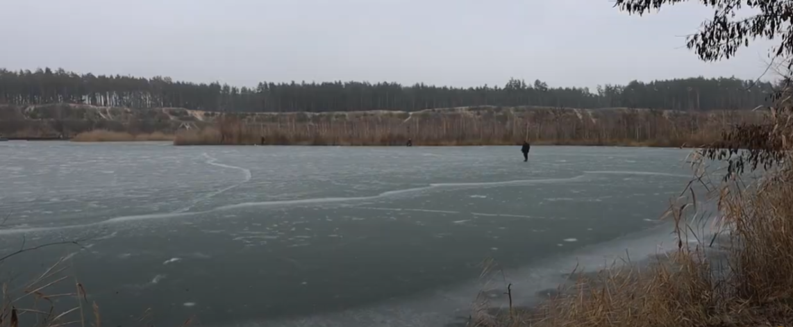 На водоймах – тонка крига: ДСНСники застерегли жителів Харківщини (відео)