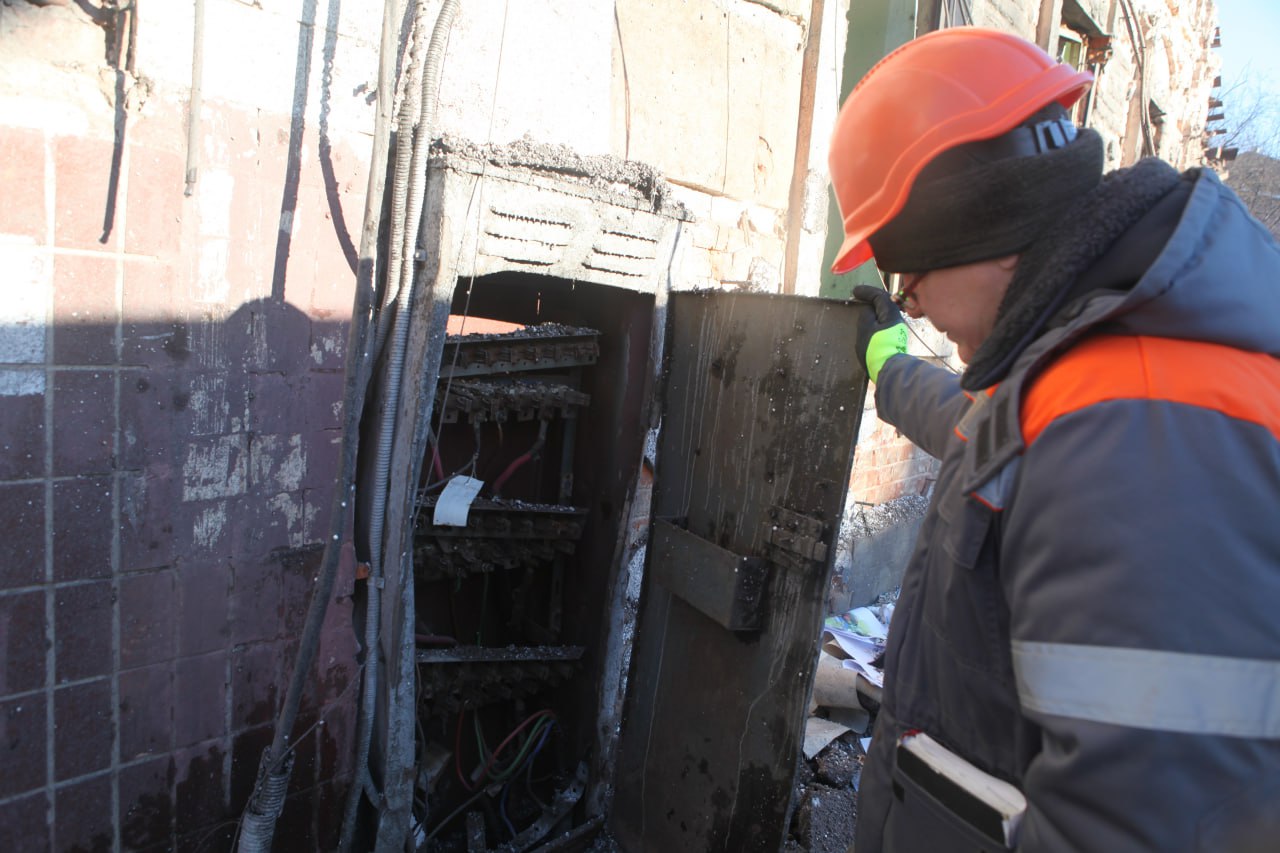 Ракетні удари по Харкову: більшість абонентів вже зі світлом (фото)