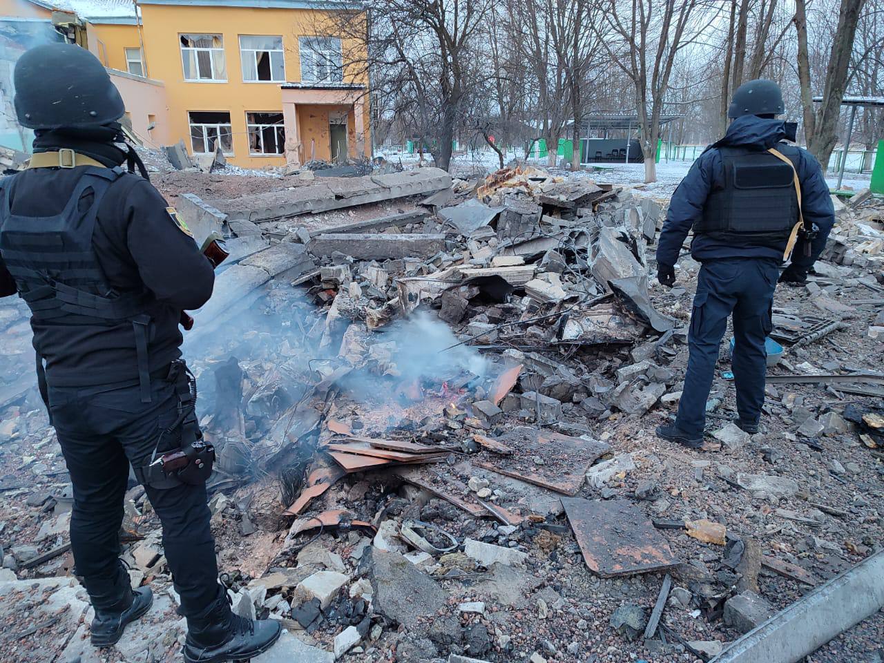 Раненая в Харькове, в Змиеве женщина под завалами, двоих достали — Синегубов