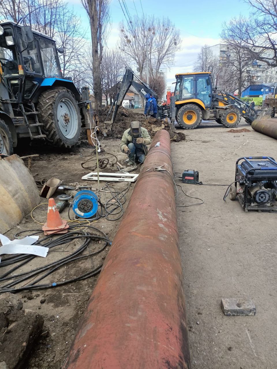 В Чугуеве продолжают ремонтировать поврежденный водовод: когда дадут воду