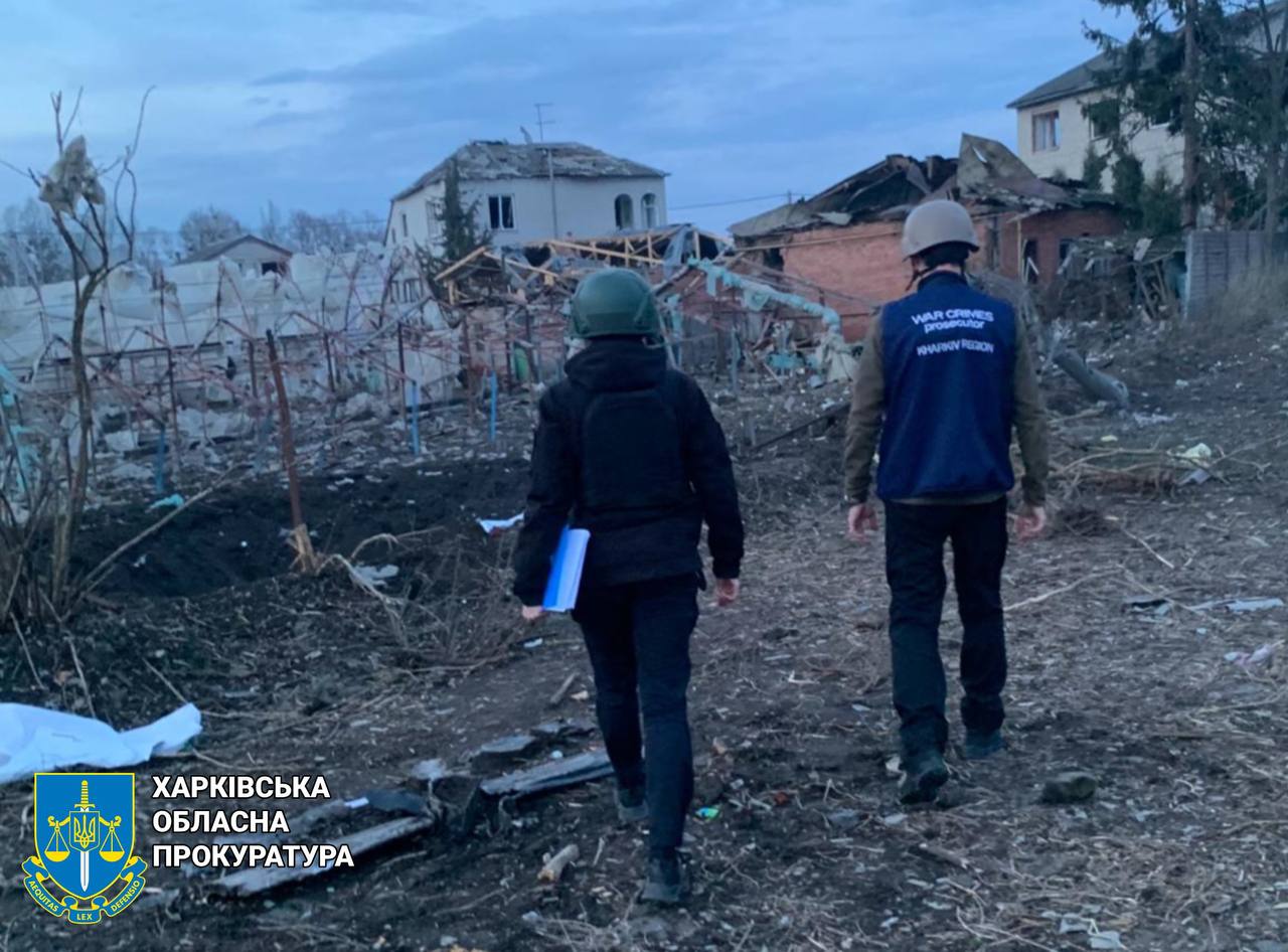 До міста під Харковом долетіла КАБ: пошкоджені 20 приватних будинків (фото)