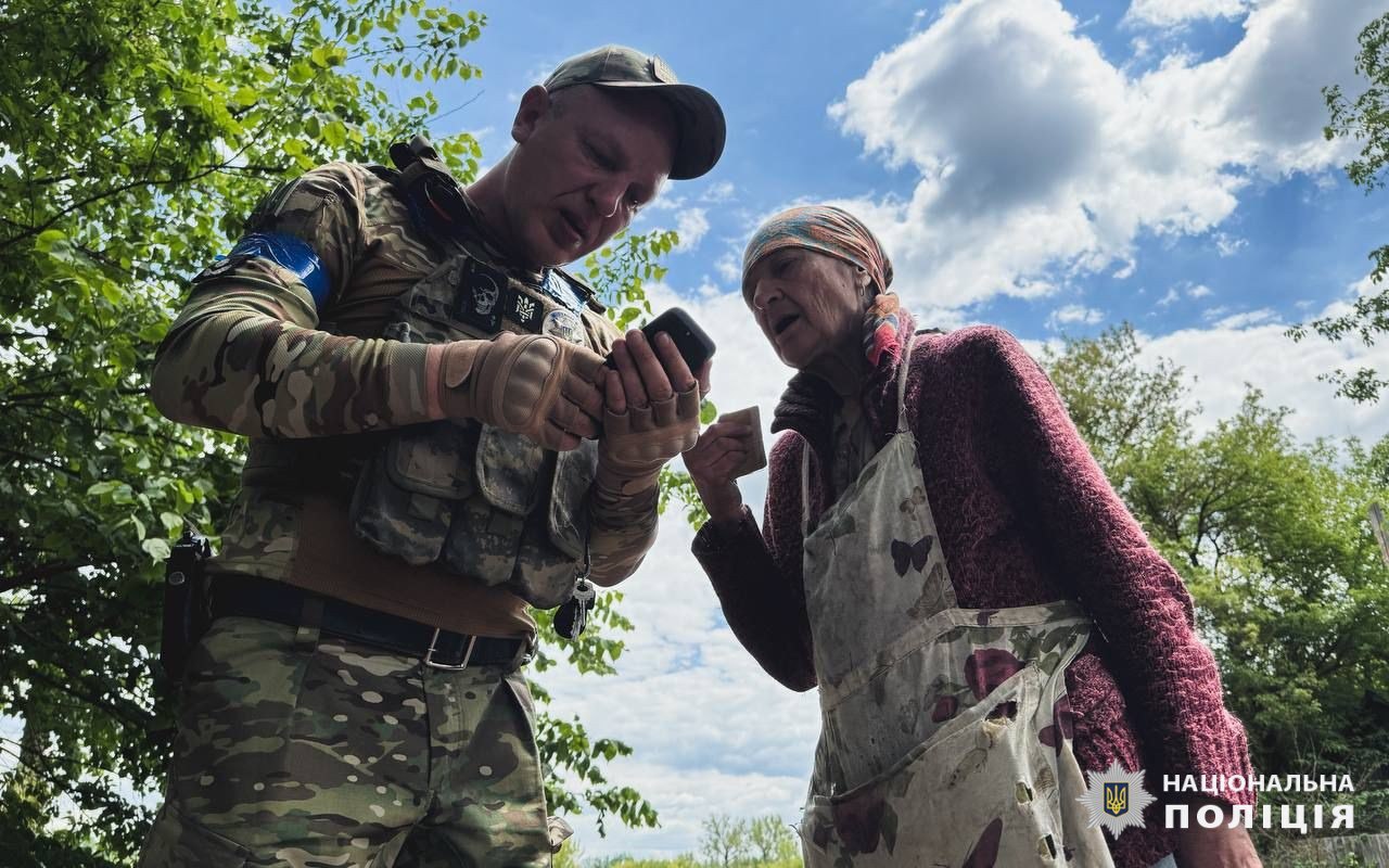 Їхав забирати людей з Вовчанська: у Харкові попрощалися з поліцейським (відео)