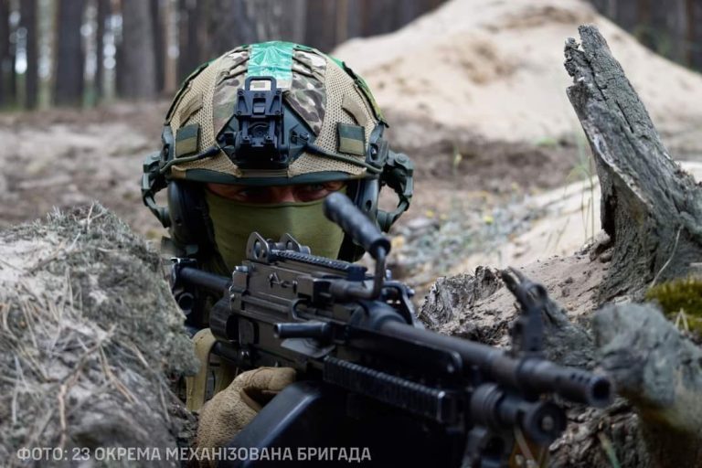 Ворог не полишає спроб прорвати оборону біля Вовчанська та Липців – Генштаб