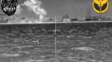 «Сатурн» більше не попливе: поблизу Криму ГУР знищило буксир РФ (відео)