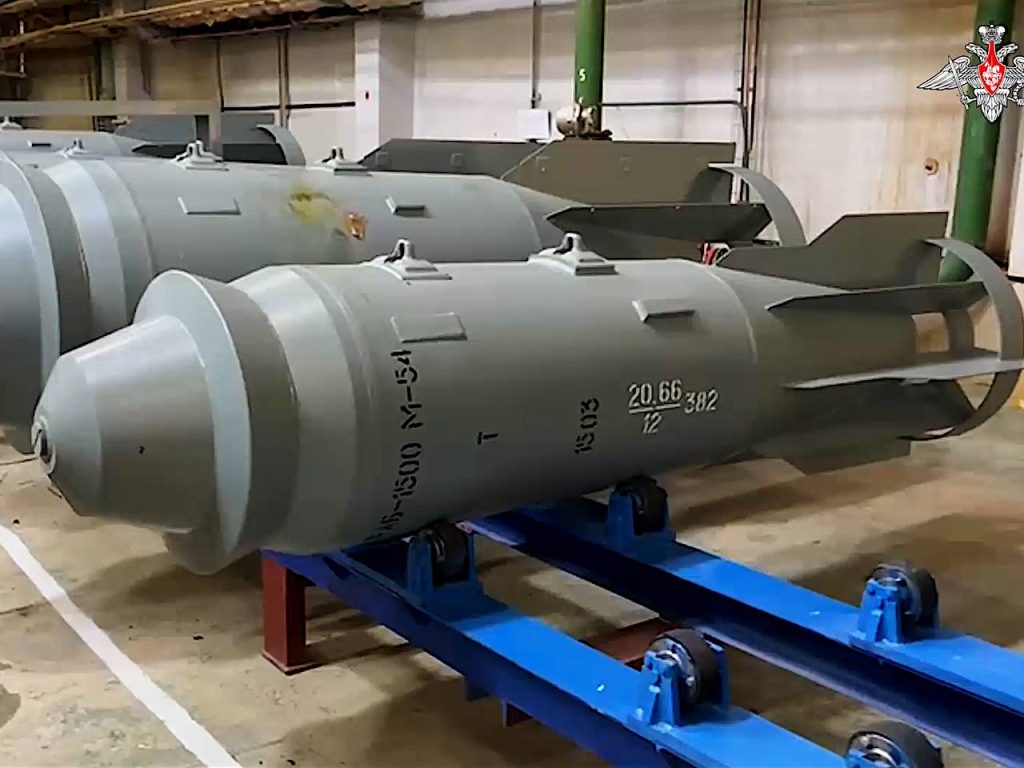 Россияне впервые применили планирующую бомбу ФАБ-3000 — Коваленко (видео)