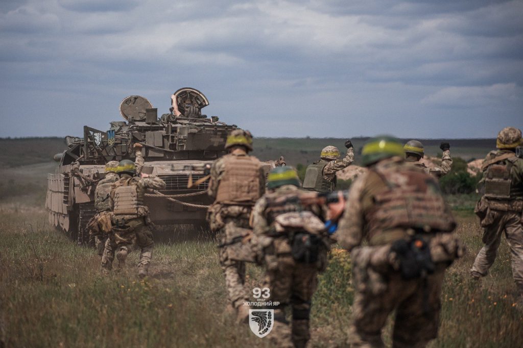 На Куп’янському напрямку росіяни штурмують і скидають бомби – Генштаб ЗСУ