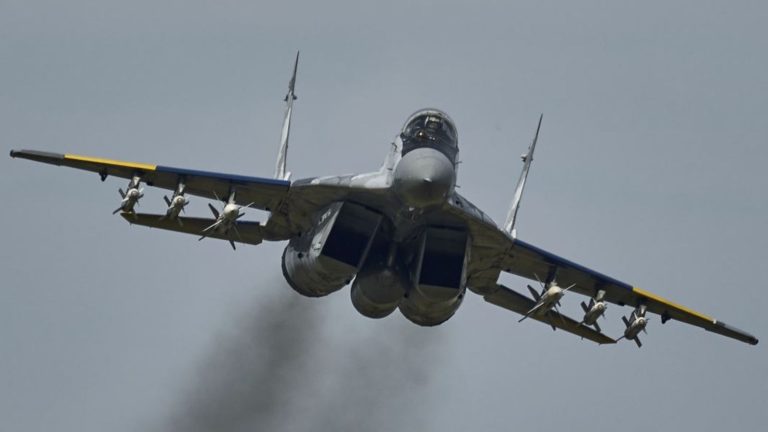 У Белгорода. Самолет ВСУ впервые ударил по командному узлу в РФ – Sky News