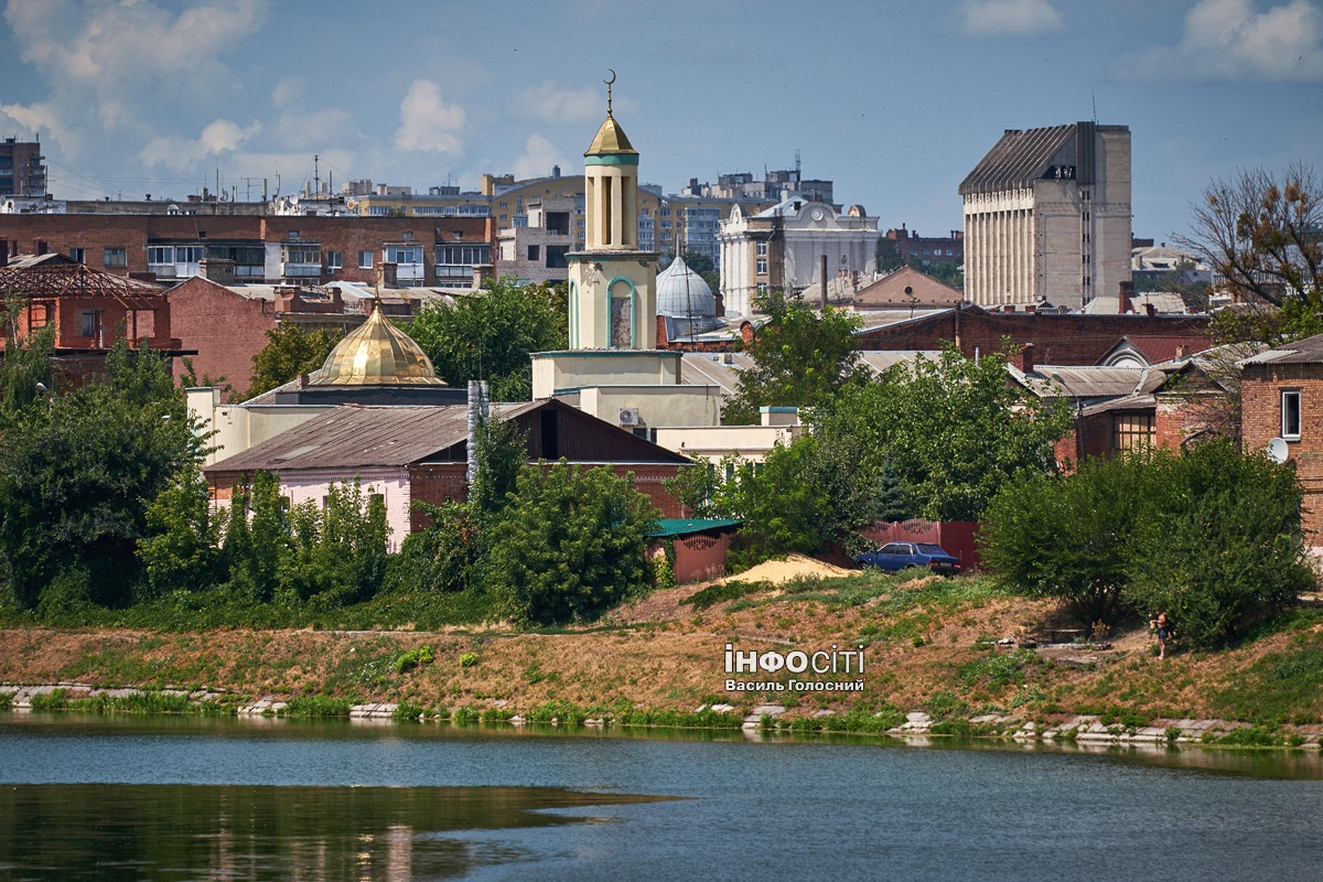 Головні новини Харкова 26.07: борги за тепло, нові назви трьох станцій метро