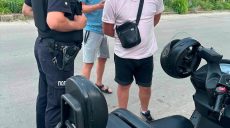 В Харькове разъезжал бесправный водитель на мопеде с поврежденным VIN-кодом