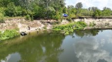 Дитина потонула в замінованій річці на Харківщині, шукали два тижні