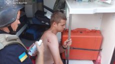 Чоловік і жінка поранені через авіаудари росіян по Харківщині