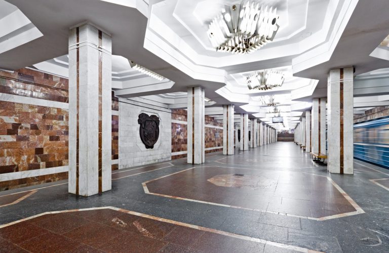 Три станції метро і 48 вулиць у Харкові деколонізував Синєгубов (документ)