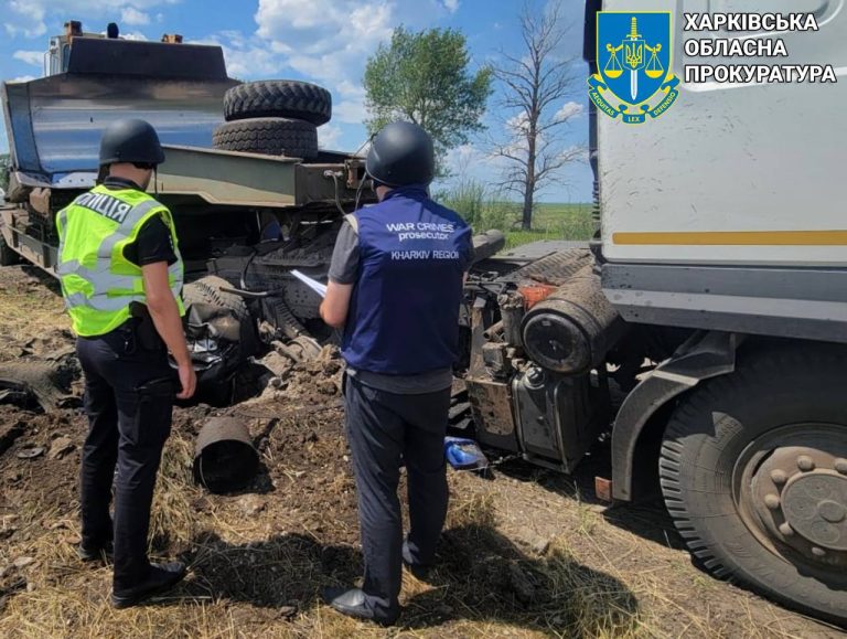 Вантажівка підірвалася на міні в Харківській області: водій не постраждав